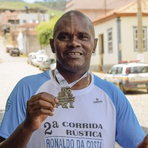 Do pódio ao empreendedorismo: Ronaldo da Costa transforma paixão em maratona
